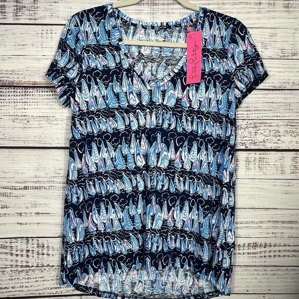 Lilly Pulitzer Top Etta V-neck Sz XS Low Tide Navy Sails & Stripes Coastal Boats - Picture 2 of 7